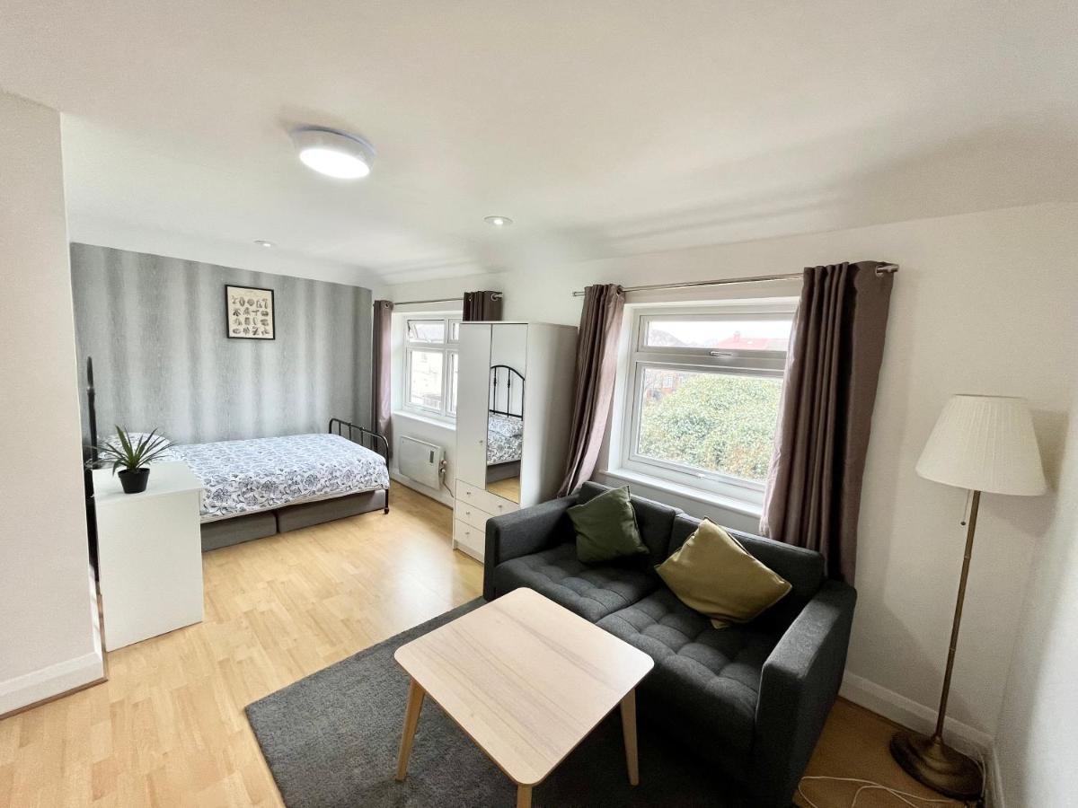 Apartamento No2326 Tree-Hole Northolt  Exterior foto